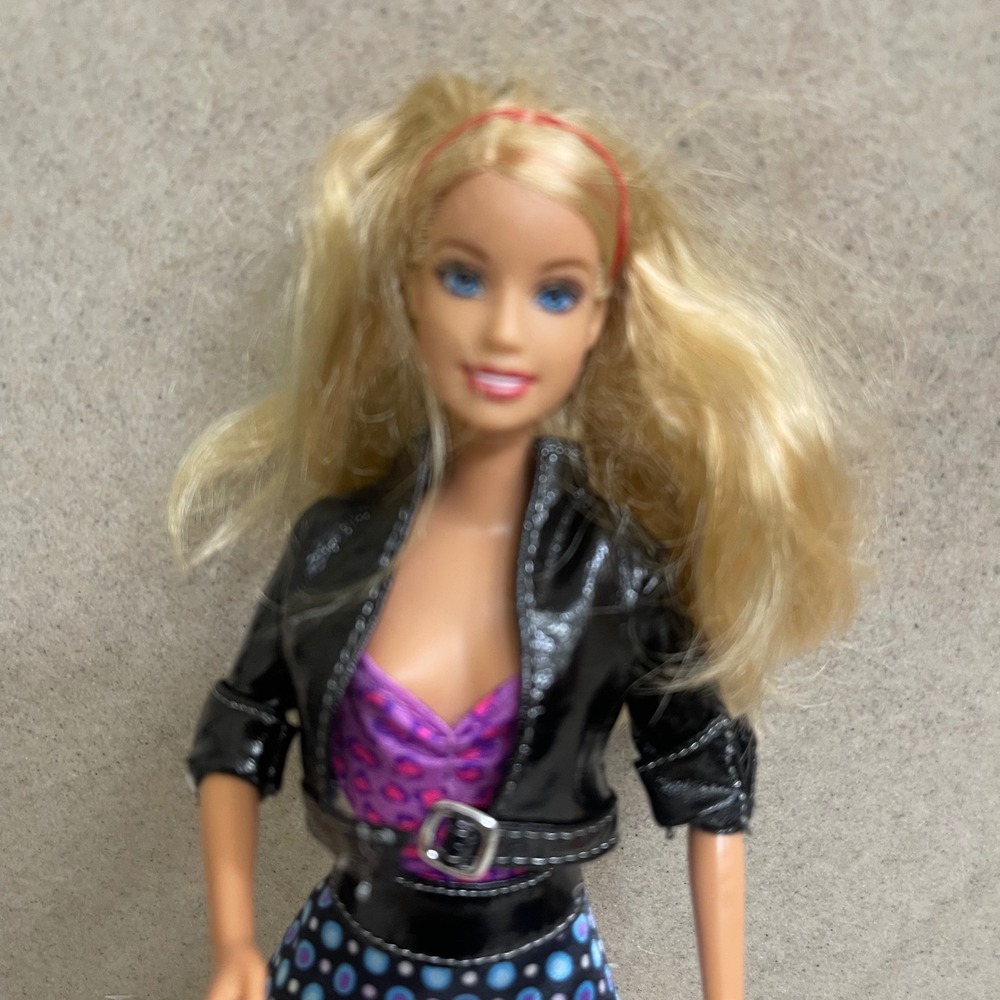 Barbie Mattel 1999 Doll Blonde Hair Blue Eyes Black Jacket‎ Skirt Shoes VTG - Picture 2 of 7